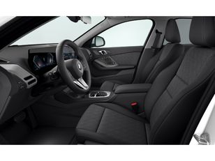 Fotos de BMW Serie 1 120i color Blanco. Año 2024. 125KW(170CV). Gasolina. En concesionario Ceres Motor S.L. de Cáceres