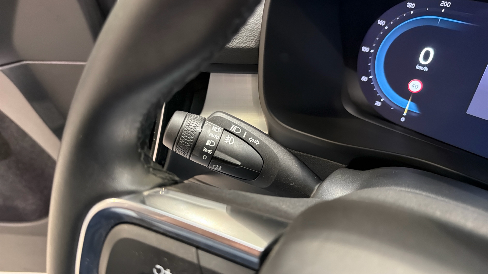 Volvo XC40 segunda mano 105287510 - 17