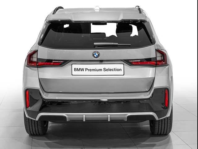 BMW X1 sDrive20d color Gris Plata. Año 2024. 120KW(163CV). Diésel. En concesionario Caetano Cuzco, Alcalá de Madrid