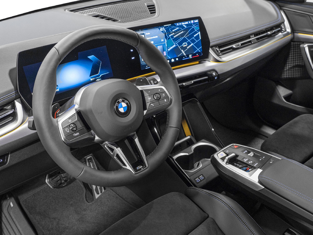 BMW X1 sDrive20d color Gris Plata. Año 2024. 120KW(163CV). Diésel. En concesionario Caetano Cuzco, Alcalá de Madrid