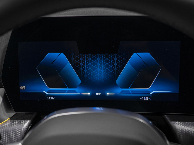 BMW X1 sDrive20d color Gris Plata. Año 2024. 120KW(163CV). Diésel. En concesionario Caetano Cuzco, Alcalá de Madrid