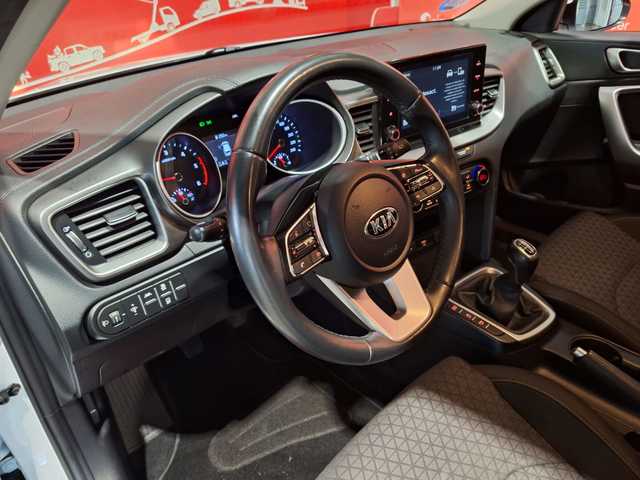 Kia Ceed 1.6 MHEV iMT Drive 100 kW (136 CV)