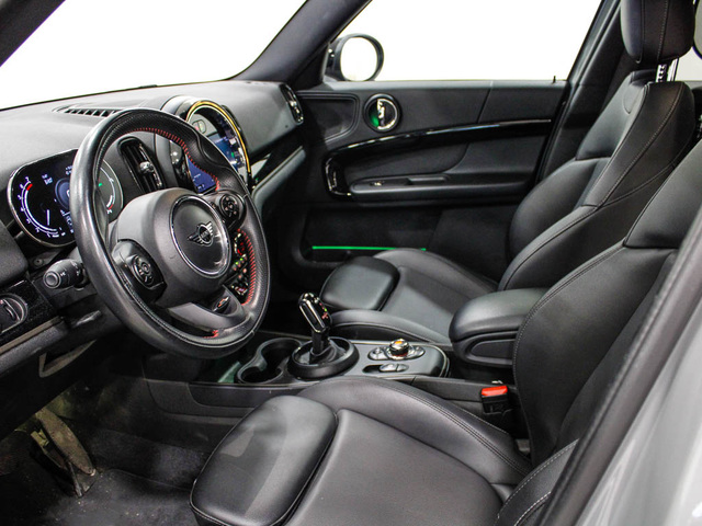 fotoG 10 del MINI MINI Countryman Cooper 100 kW (136 CV) 136cv Gasolina del 2020 en Barcelona