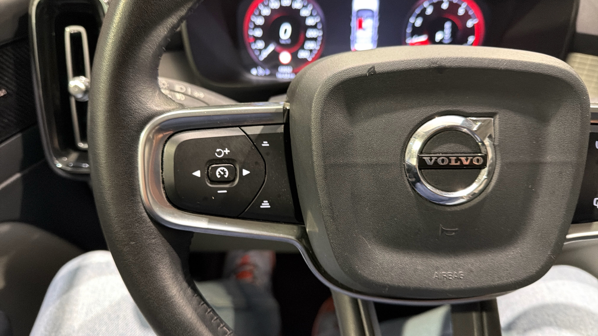 Volvo XC40 segunda mano 106105011 - 18