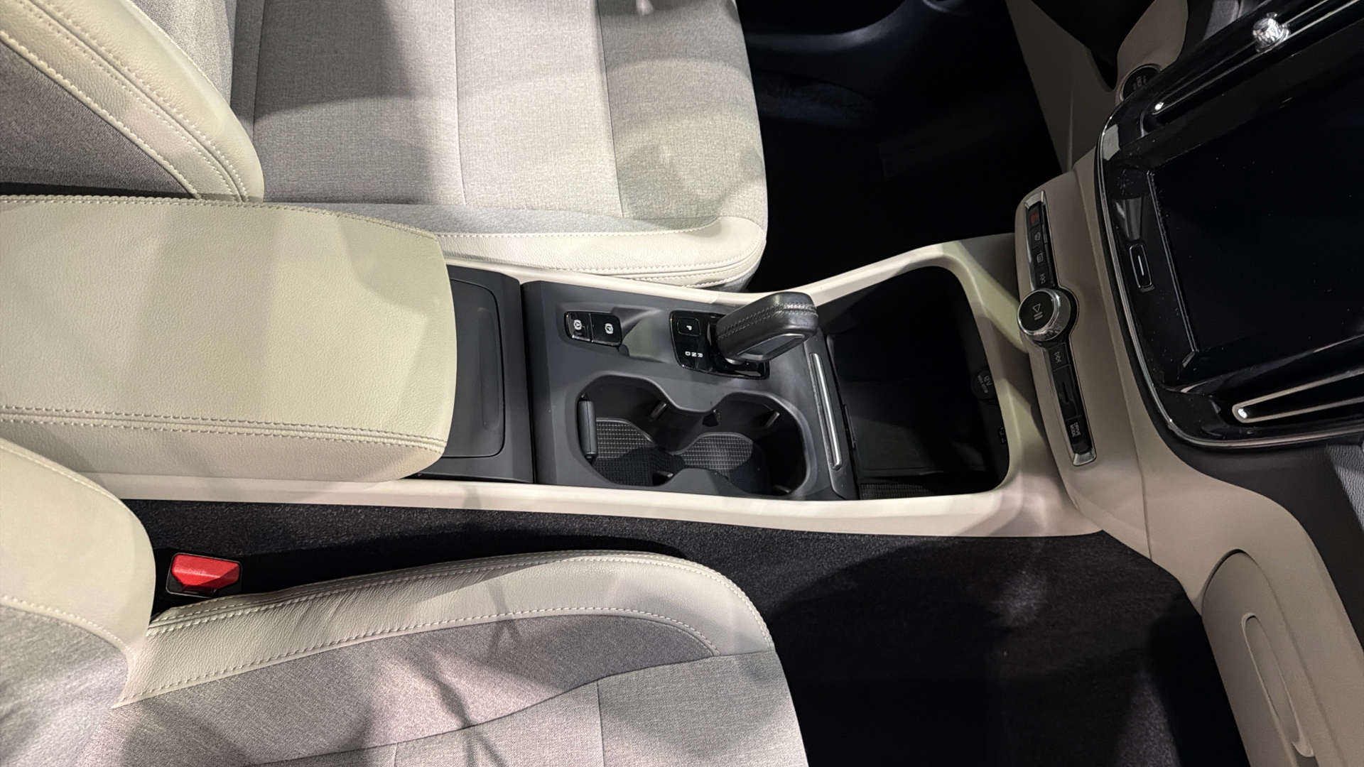 Volvo XC40 segunda mano 106105011 - 47