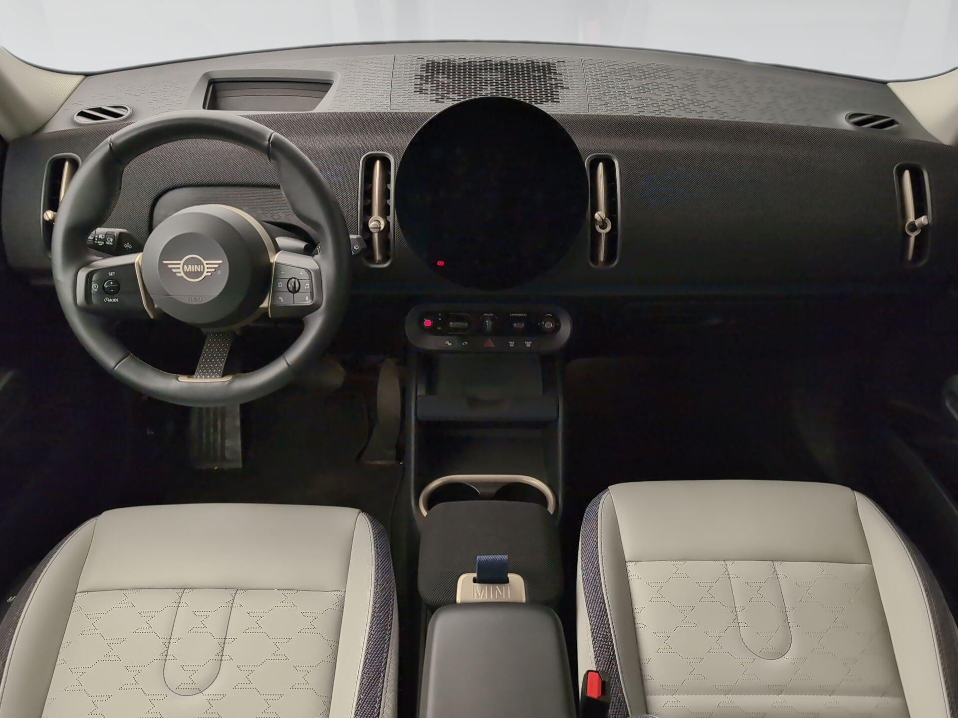 fotoG 6 del MINI MINI Countryman C 125 kW (170 CV) 170cv Gasolina del 2024 en Málaga