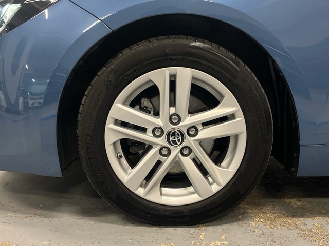 Toyota Corolla 1.8 125 Híbrido Active Tech E-CVT 90 kW (122 CV)