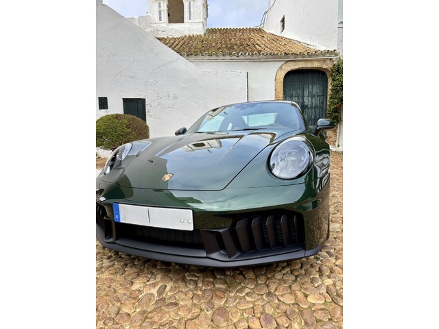 Porsche 911 Carrera GTS Coupe 398 kW (541 CV)