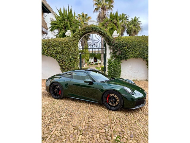 Porsche 911 Carrera GTS Coupe 398 kW (541 CV)