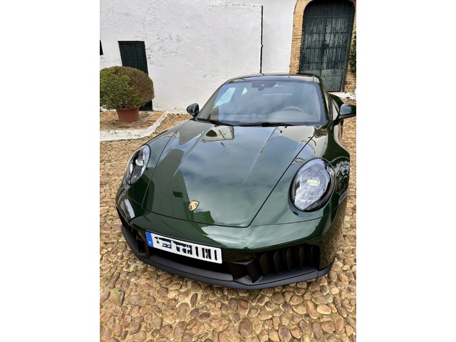 Porsche 911 Carrera GTS Coupe 398 kW (541 CV)