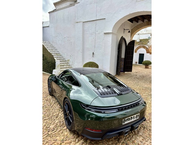 Porsche 911 Carrera GTS Coupe 398 kW (541 CV)