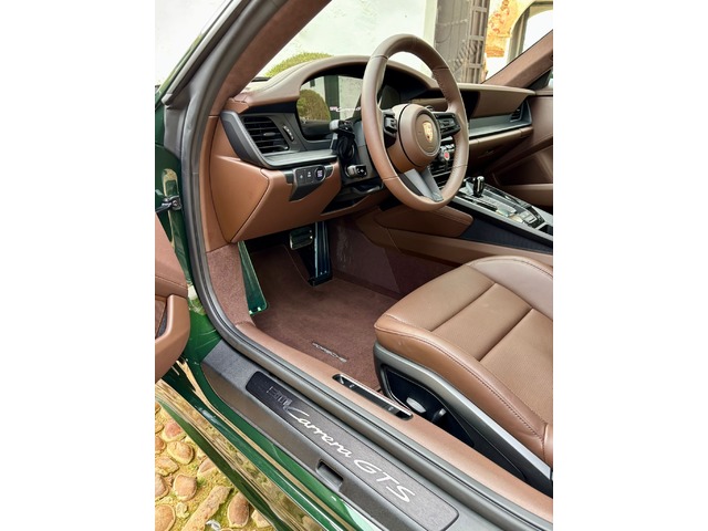 Porsche 911 Carrera GTS Coupe 398 kW (541 CV)