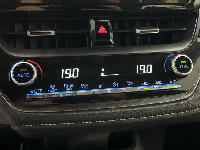 Toyota Corolla 1.8 125H Business Plus E-CVT 90 kW (122 CV)