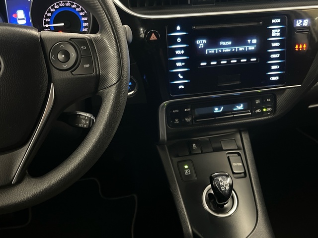 Toyota Auris 140H Hybrid Touring Sports Business 100 kW (136 CV)