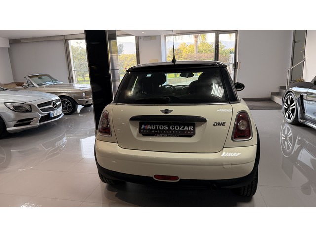 MINI MINI Cooper One 70 kW (95 CV)