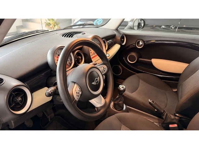 MINI MINI Cooper One 70 kW (95 CV)