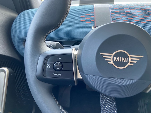 fotoG 24 del MINI MINI Aceman E 135 kW (184 CV) 184cv Eléctrico del 2024 en Girona