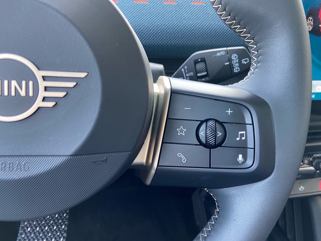 fotoG 25 del MINI MINI Aceman E 135 kW (184 CV) 184cv Eléctrico del 2024 en Girona