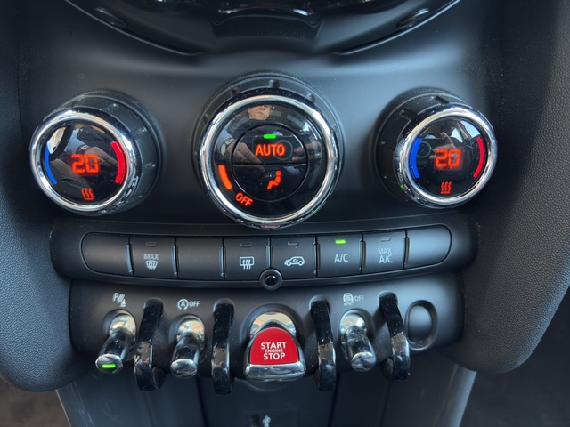 fotoG 18 del MINI MINI Cooper 5 Puertas 100 kW (136 CV) 136cv Gasolina del 2021 en Alicante