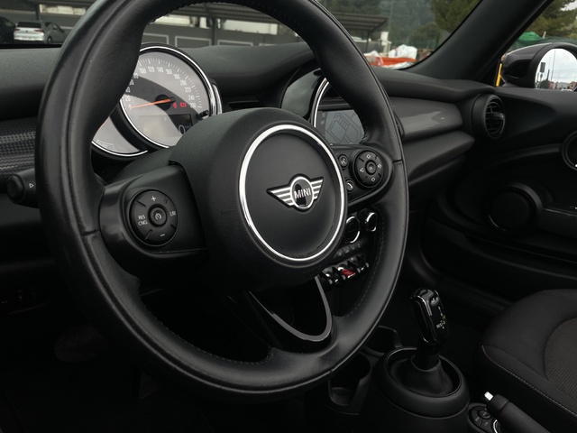 fotoG 15 del MINI MINI Cooper Cabrio 100 kW (136 CV) 136cv Gasolina del 2020 en Alicante