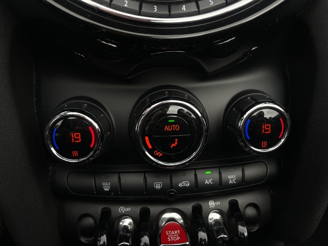 fotoG 19 del MINI MINI Cooper Cabrio 100 kW (136 CV) 136cv Gasolina del 2020 en Alicante