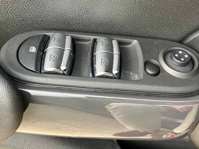 fotoG 23 del MINI MINI Cooper 5 Puertas 100 kW (136 CV) 136cv Gasolina del 2022 en León