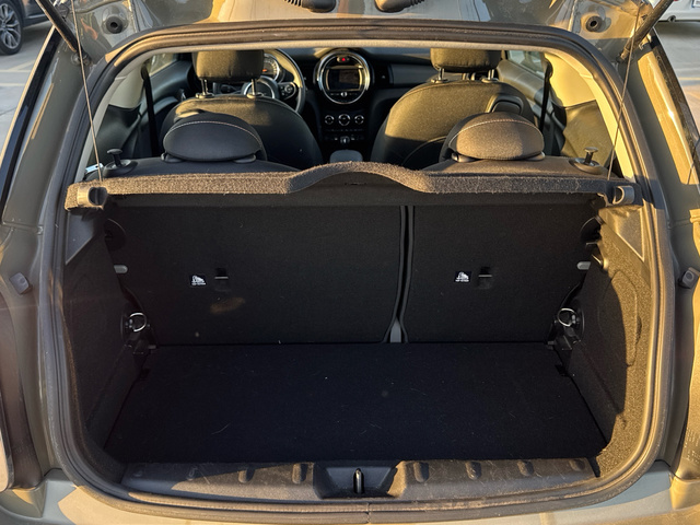 fotoG 10 del MINI MINI Cooper 100 kW (136 CV) 136cv Gasolina del 2019 en Madrid