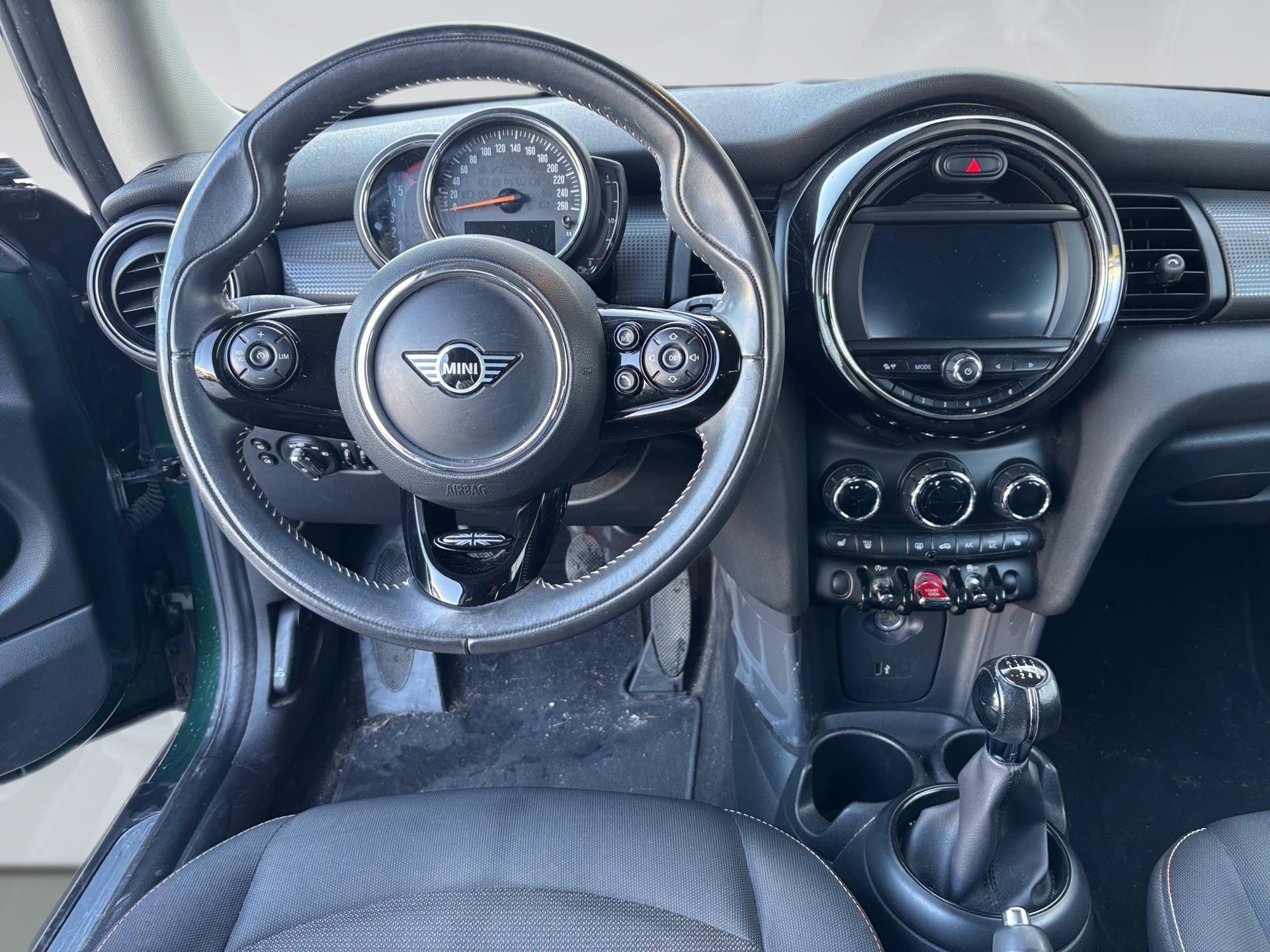 fotoG 10 del MINI MINI 3 Puertas Cooper D 85 kW (116 CV) 116cv Diésel del 2020 en Málaga