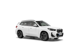 Fotos de BMW X1 sDrive20d color Blanco. Año 2025. 120KW(163CV). Diésel. En concesionario San Pablo Motor | Su Eminencia de Sevilla