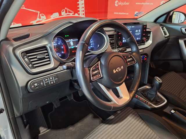 Kia Ceed 1.6 MHEV iMT Drive 100 kW (136 CV)