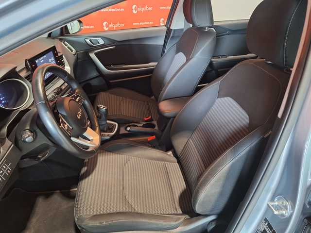 Kia Ceed 1.6 MHEV iMT Drive 100 kW (136 CV)