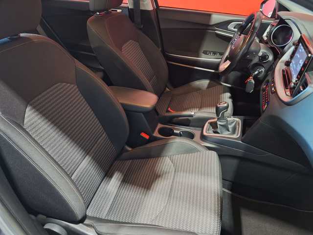 Kia Ceed 1.6 MHEV iMT Drive 100 kW (136 CV)