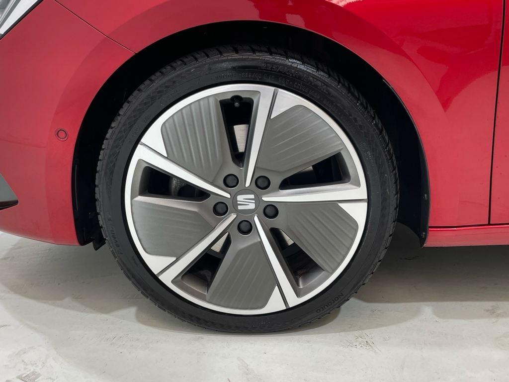 SEAT León 1.5 eTSI en Barcelona