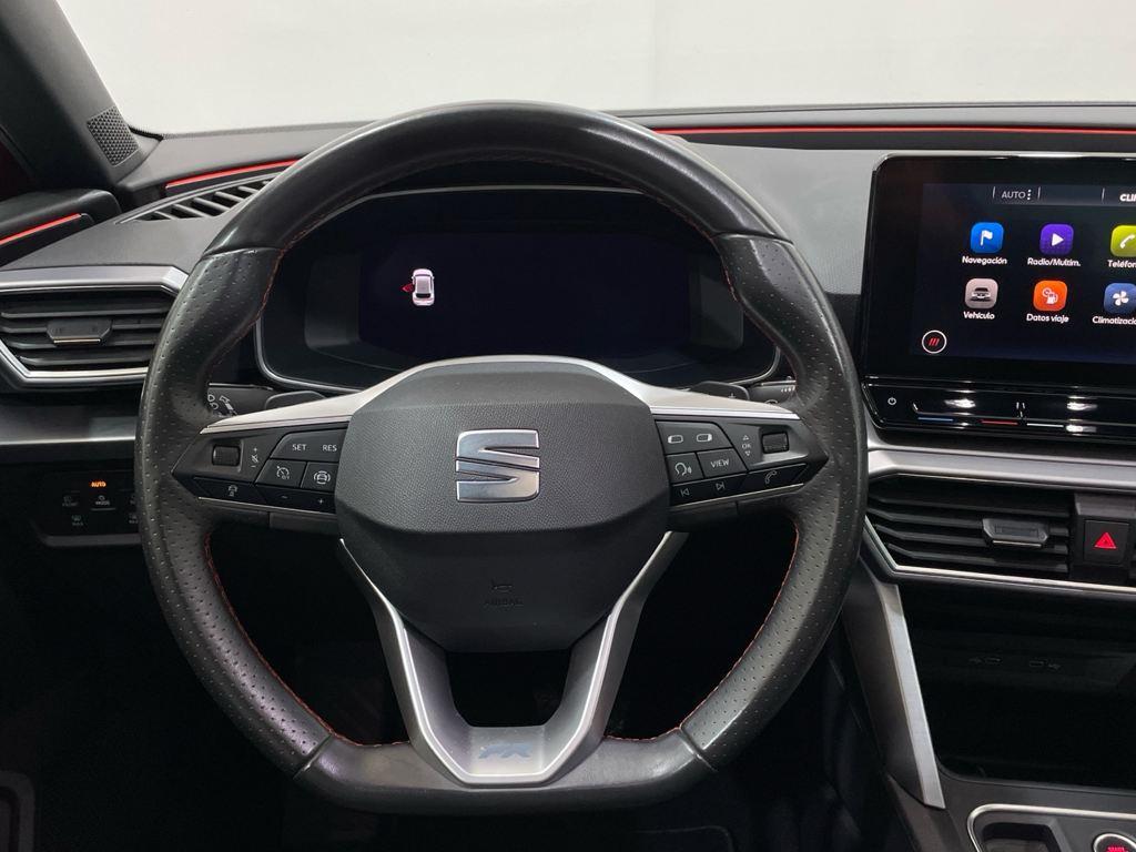 SEAT León 1.5 eTSI en Barcelona