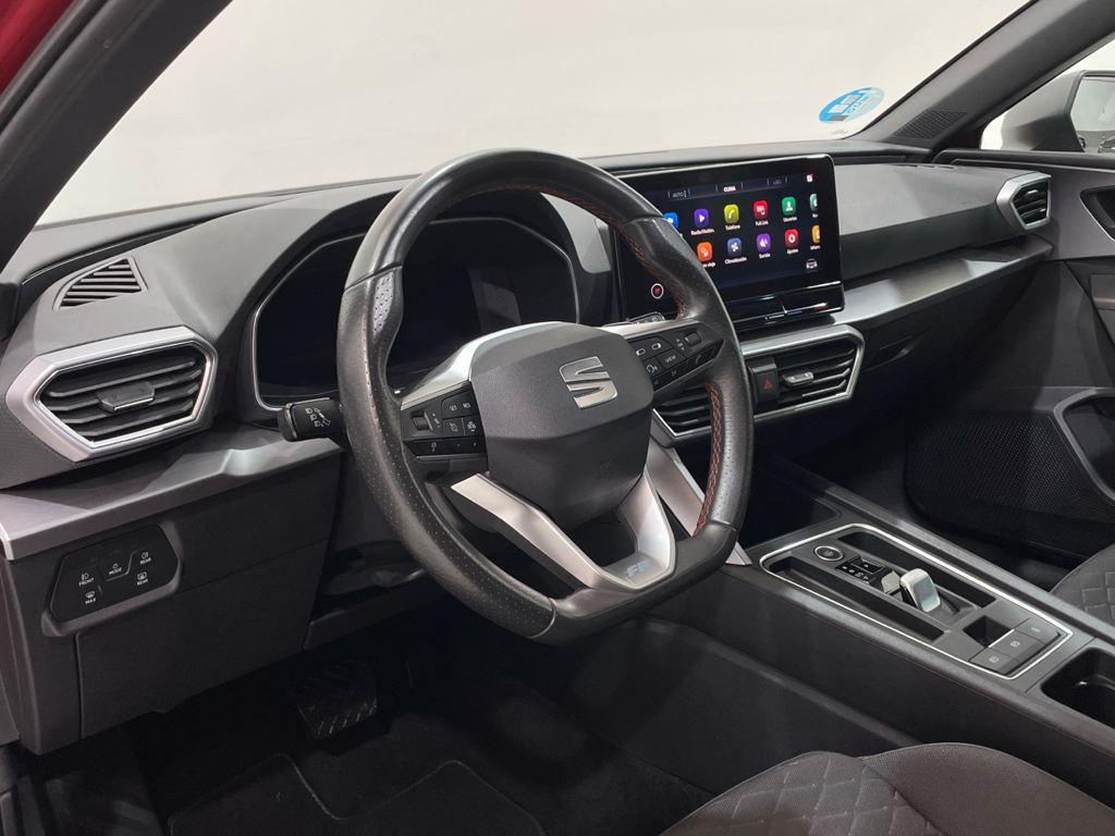 SEAT León 1.5 eTSI en Barcelona