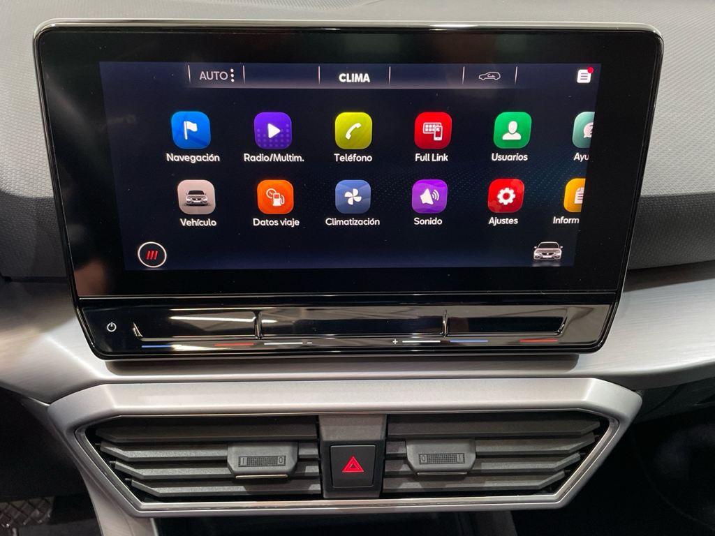 SEAT León 1.5 eTSI en Barcelona