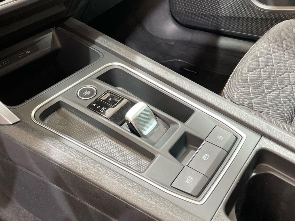 SEAT León 1.5 eTSI en Barcelona