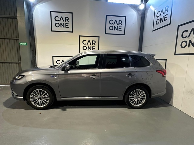 Mitsubishi Outlander 2.4 PHEV Kaiteki 4WD Auto 165 kW (224 CV)
