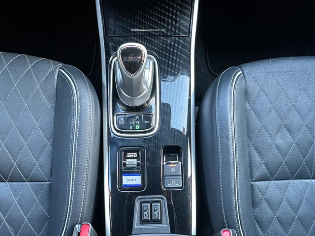 Mitsubishi Outlander 2.4 PHEV Kaiteki 4WD Auto 165 kW (224 CV)