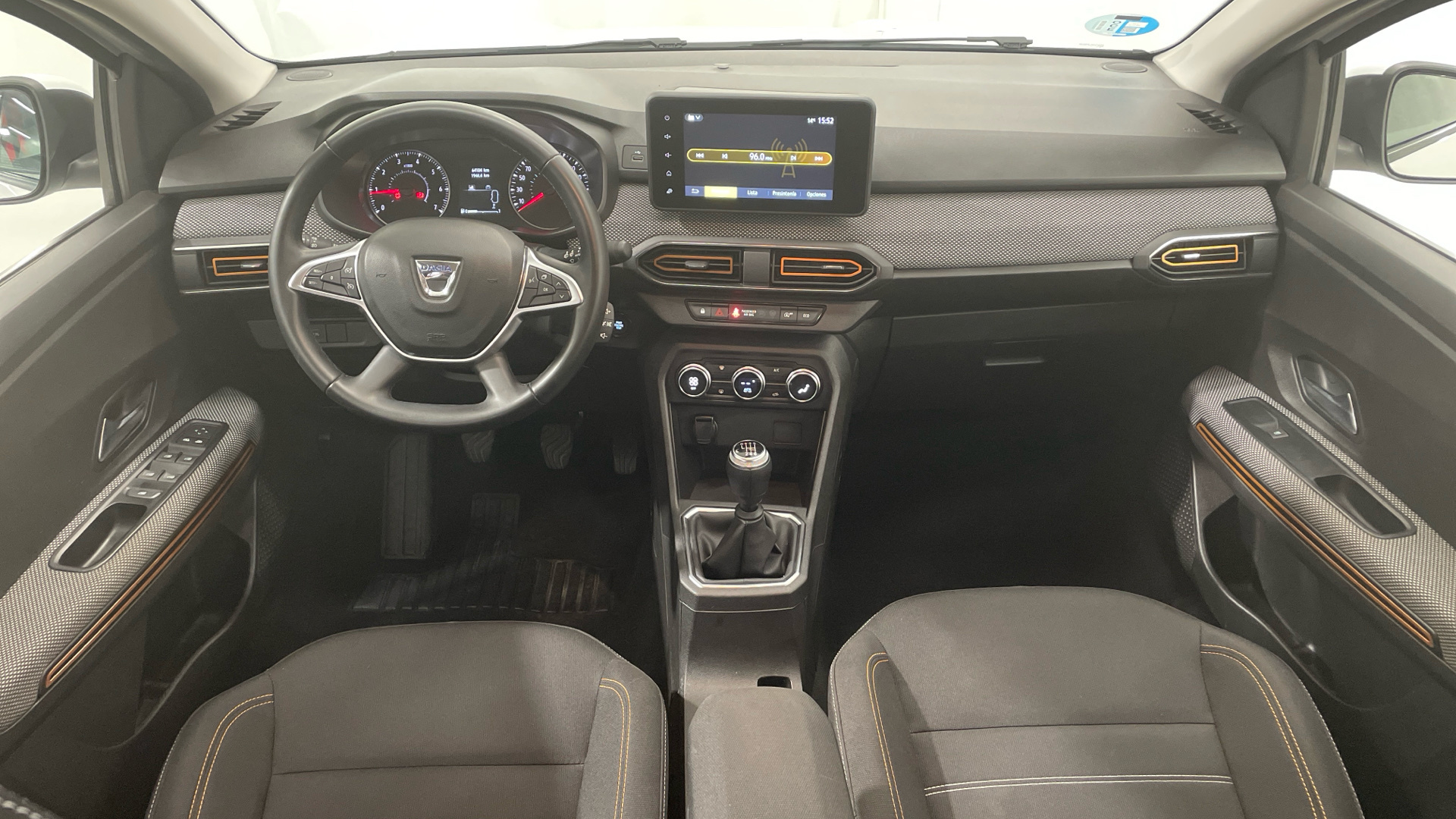 Dacia Sandero ECO-G 100 en Barcelona