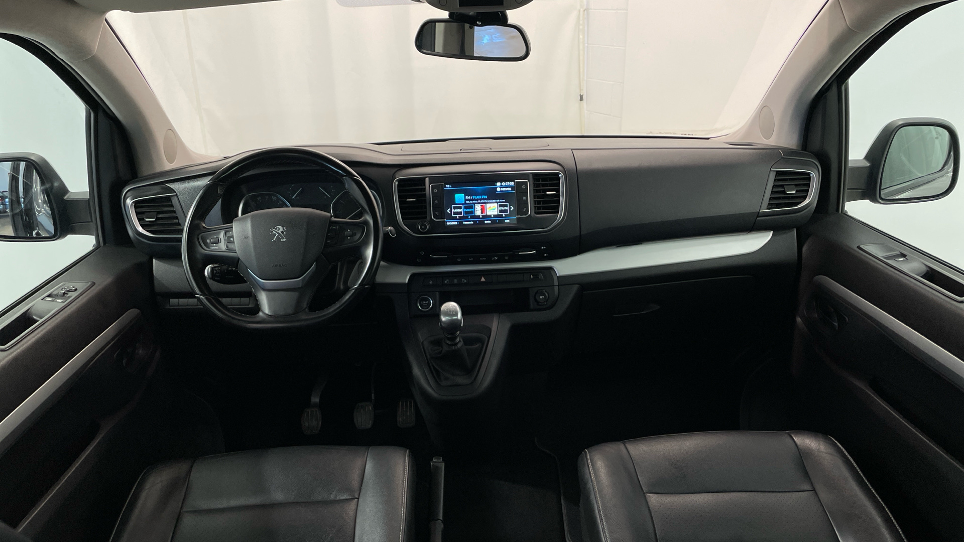 Peugeot Traveller BlueHDi 150 en Barcelona