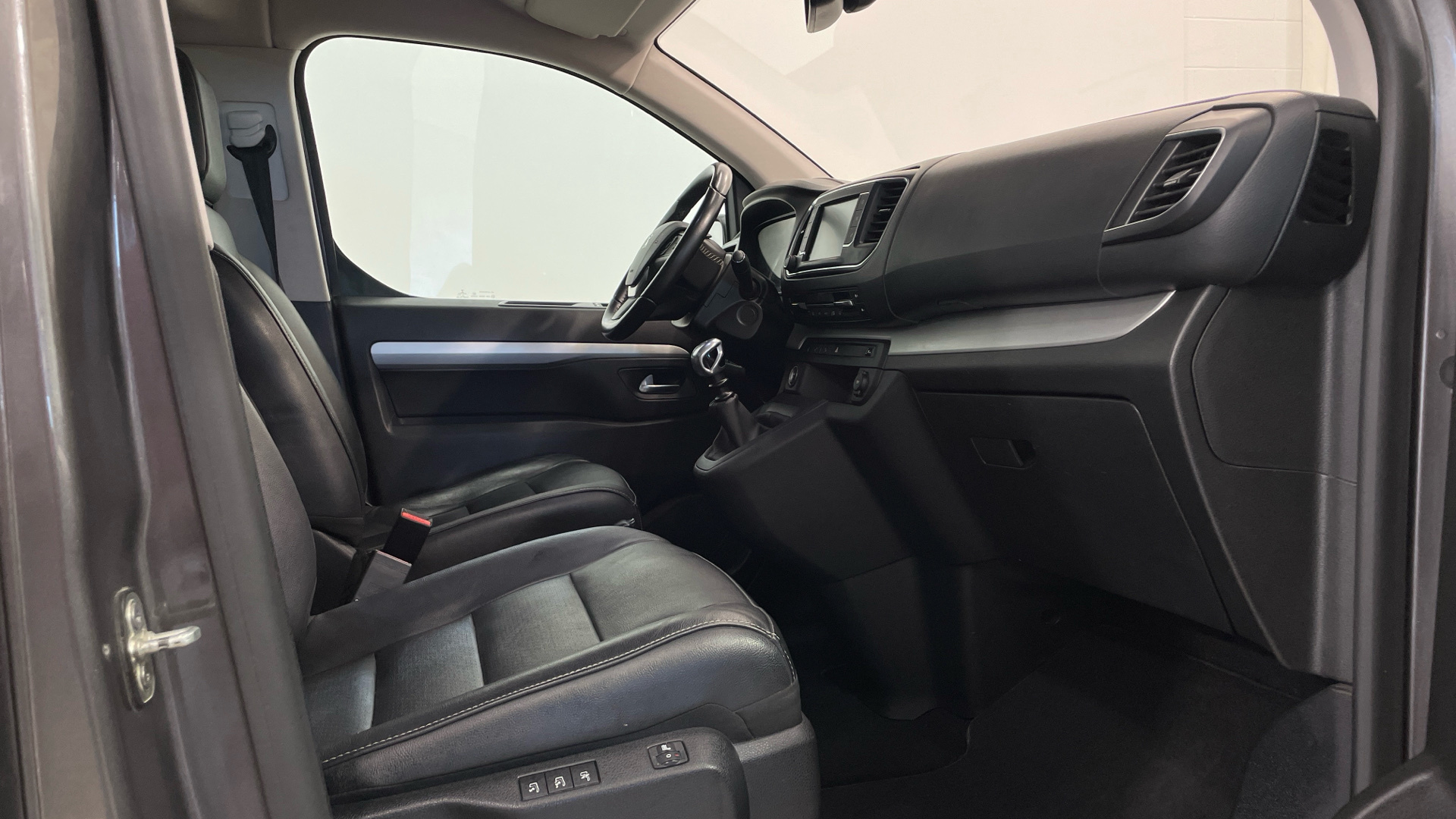 Peugeot Traveller BlueHDi 150 en Barcelona