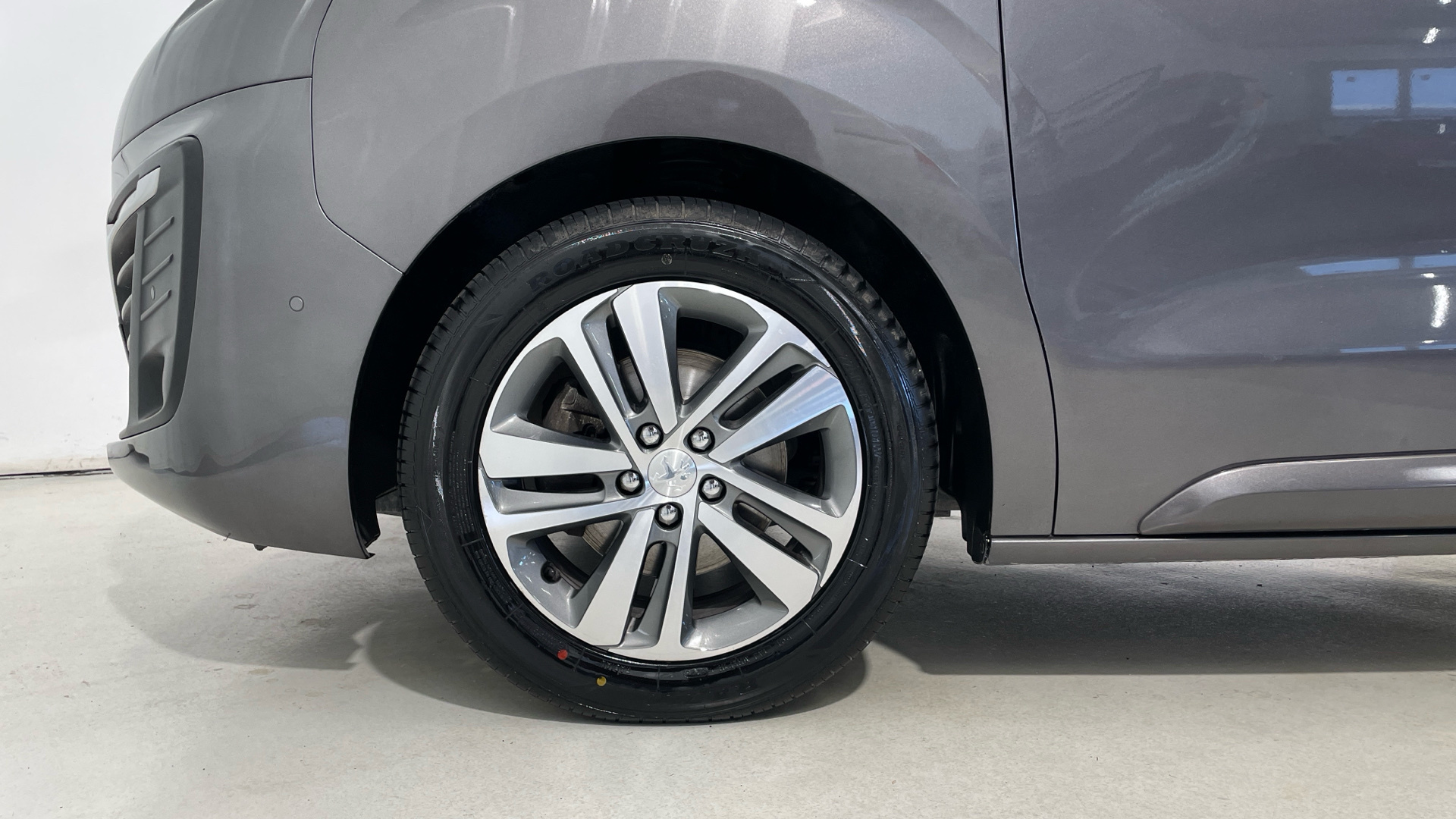 Peugeot Traveller BlueHDi 150 en Barcelona