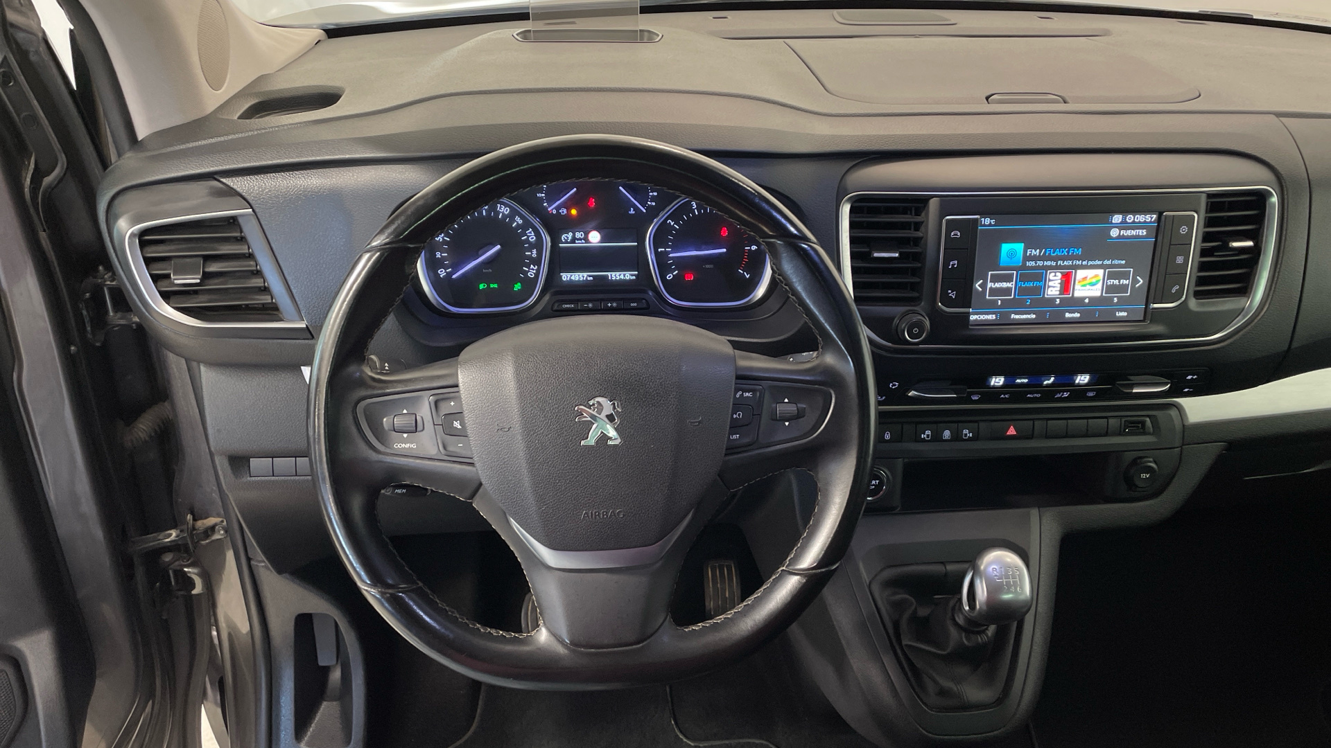 Peugeot Traveller BlueHDi 150 en Barcelona