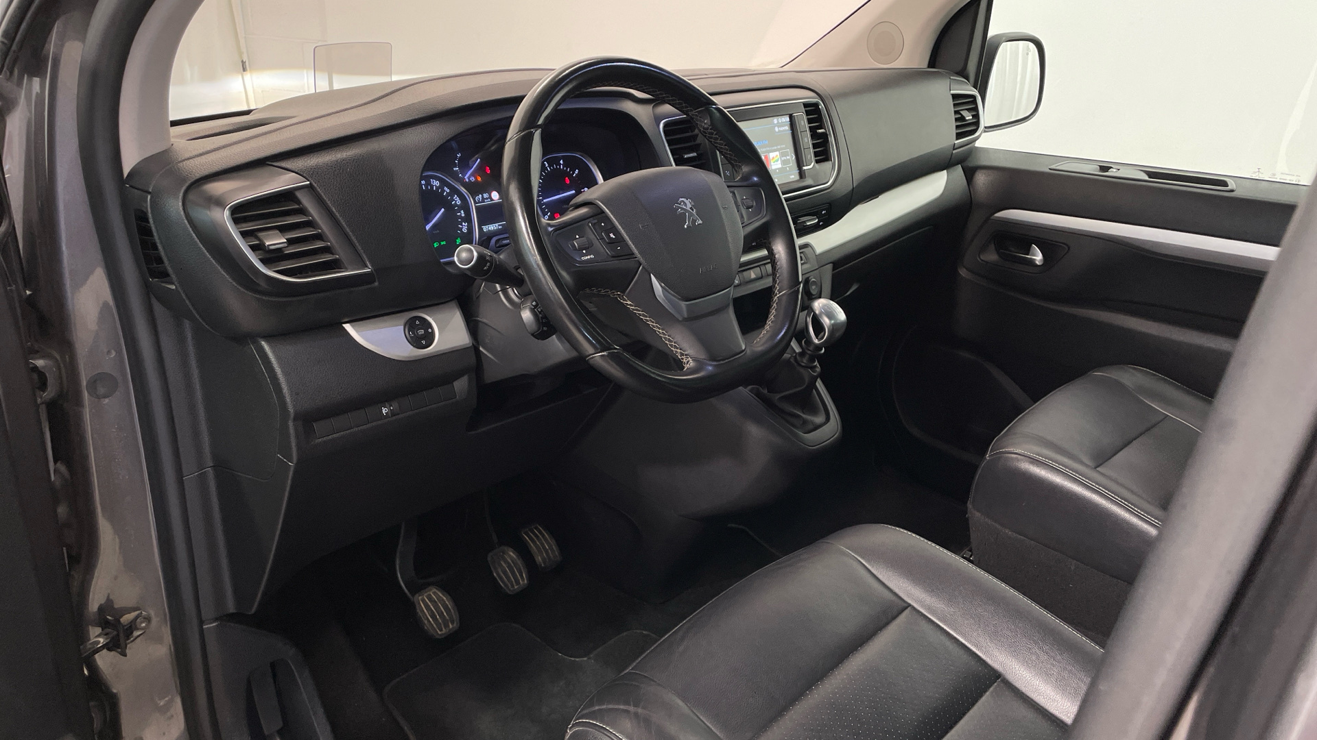 Peugeot Traveller BlueHDi 150 en Barcelona