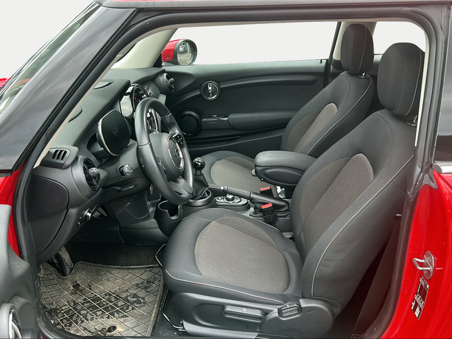 fotoG 17 del MINI MINI Cooper 100 kW (136 CV) 136cv Gasolina del 2022 en Sevilla