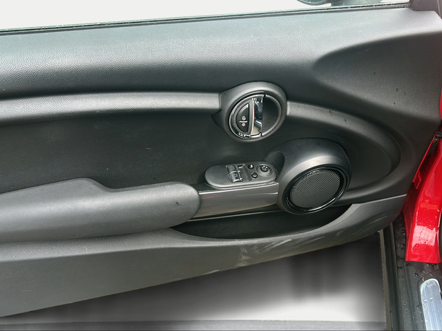 fotoG 18 del MINI MINI Cooper 100 kW (136 CV) 136cv Gasolina del 2022 en Sevilla