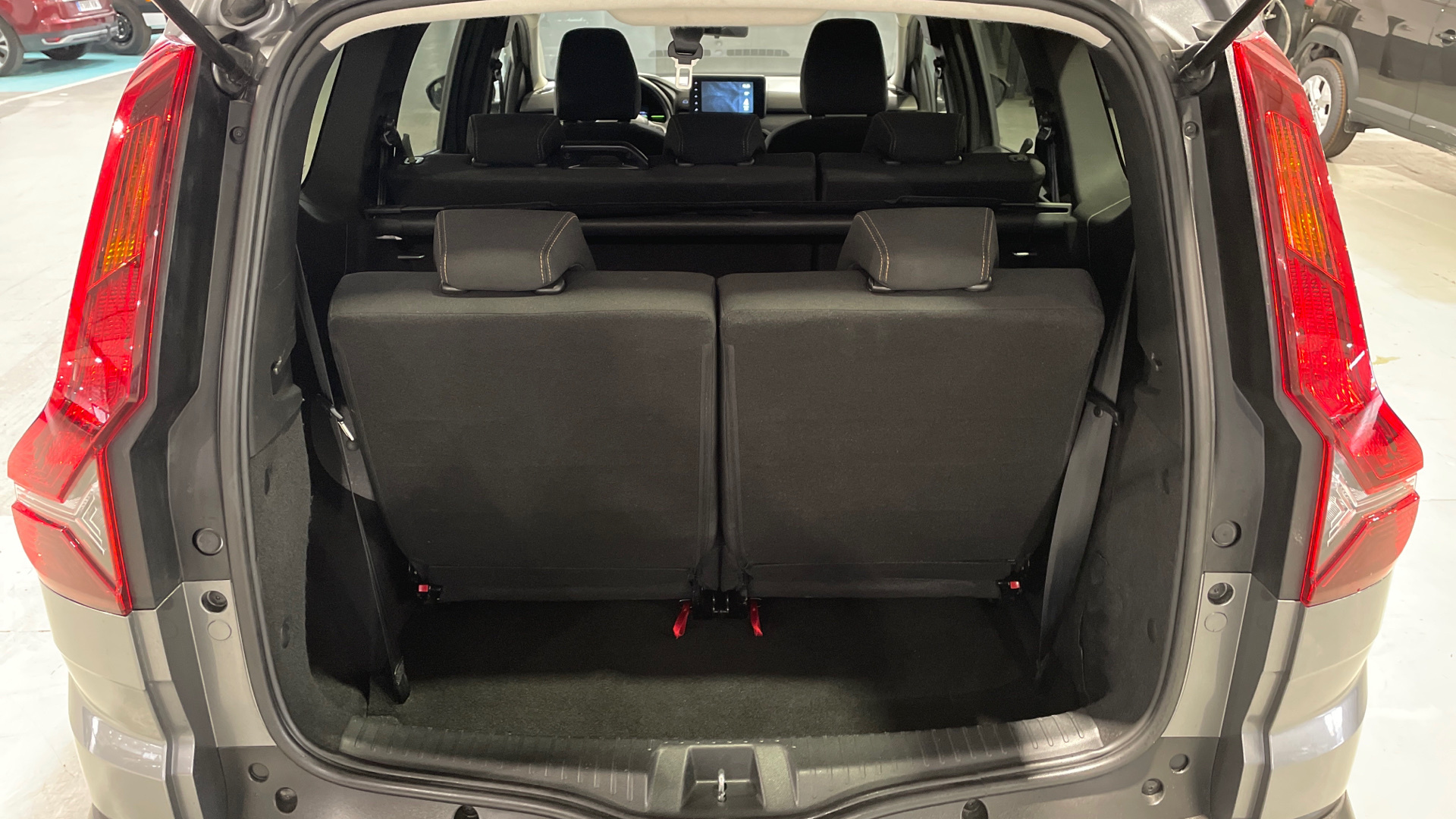 Dacia Jogger Hybrid 140 en Barcelona