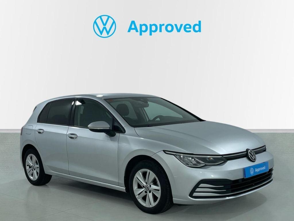 Volkswagen Golf 1.0 eTSI en Barcelona