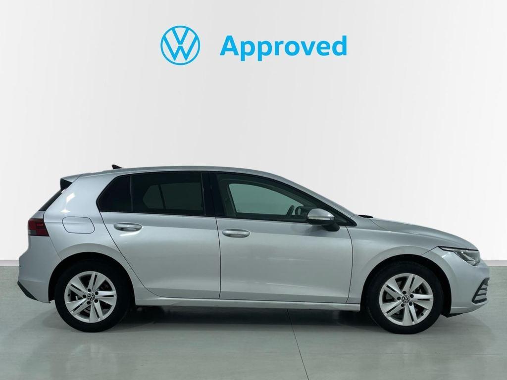 Volkswagen Golf 1.0 eTSI en Barcelona